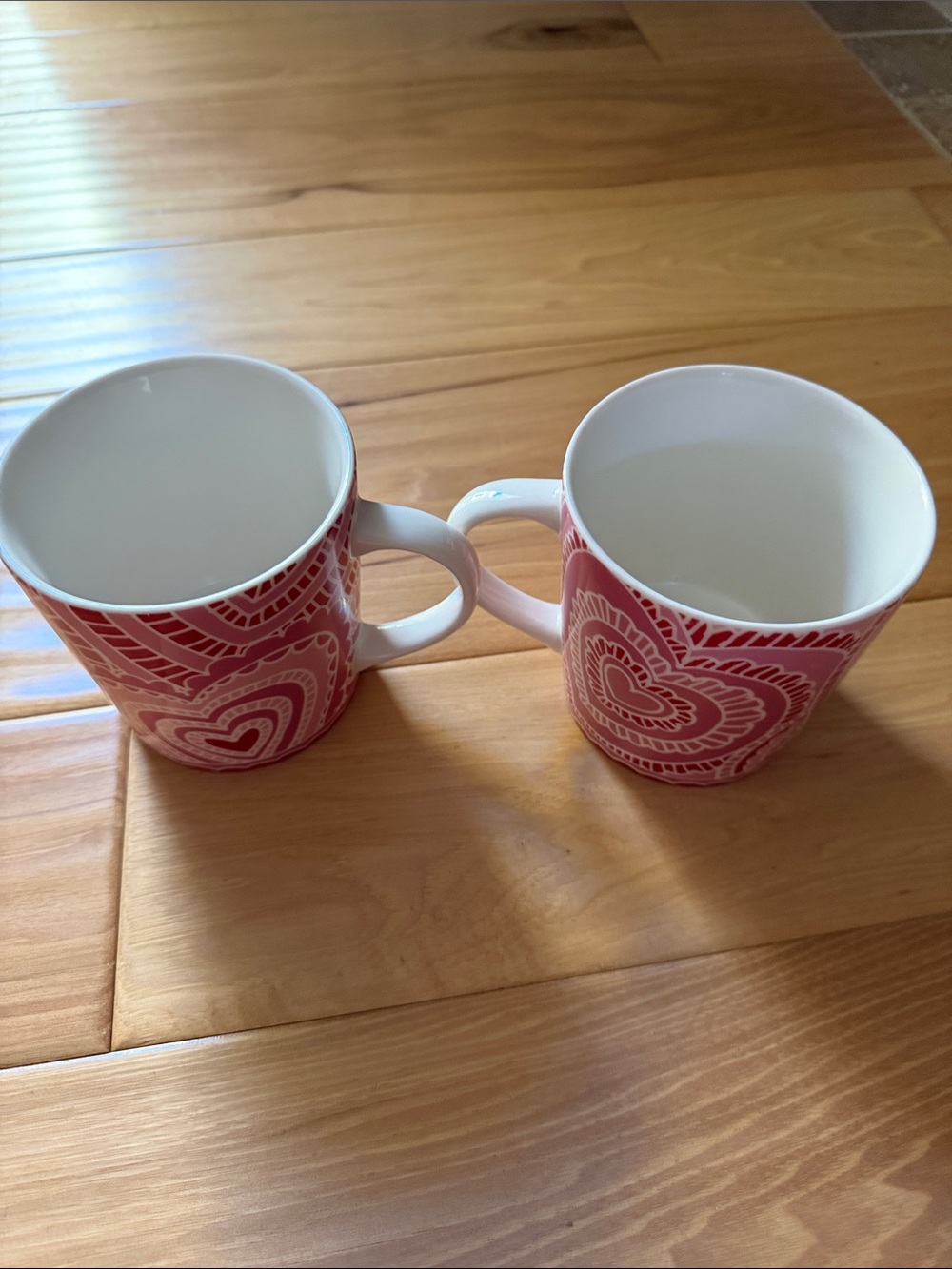 2 Starbucks coffee mugs